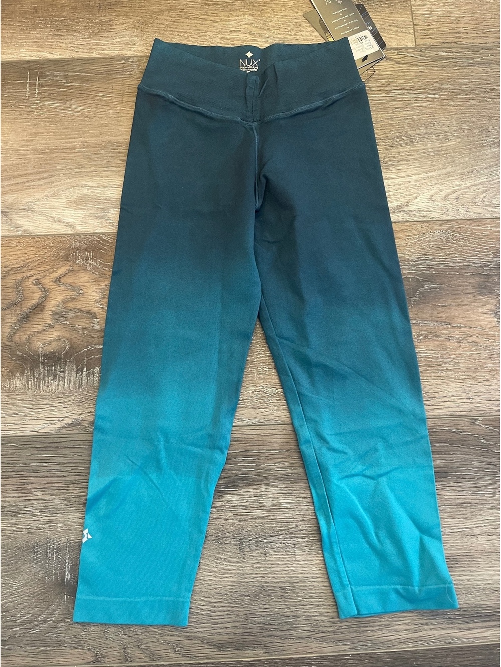 Nux cropped leggings NWT size XS